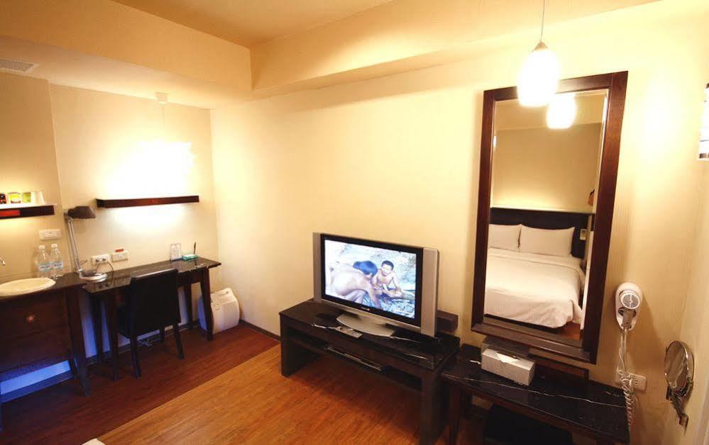 Hotel Kindness Xin Jue Jiang Kaohsiung Exterior foto