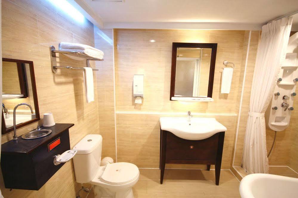 Hotel Kindness Xin Jue Jiang Kaohsiung Exterior foto
