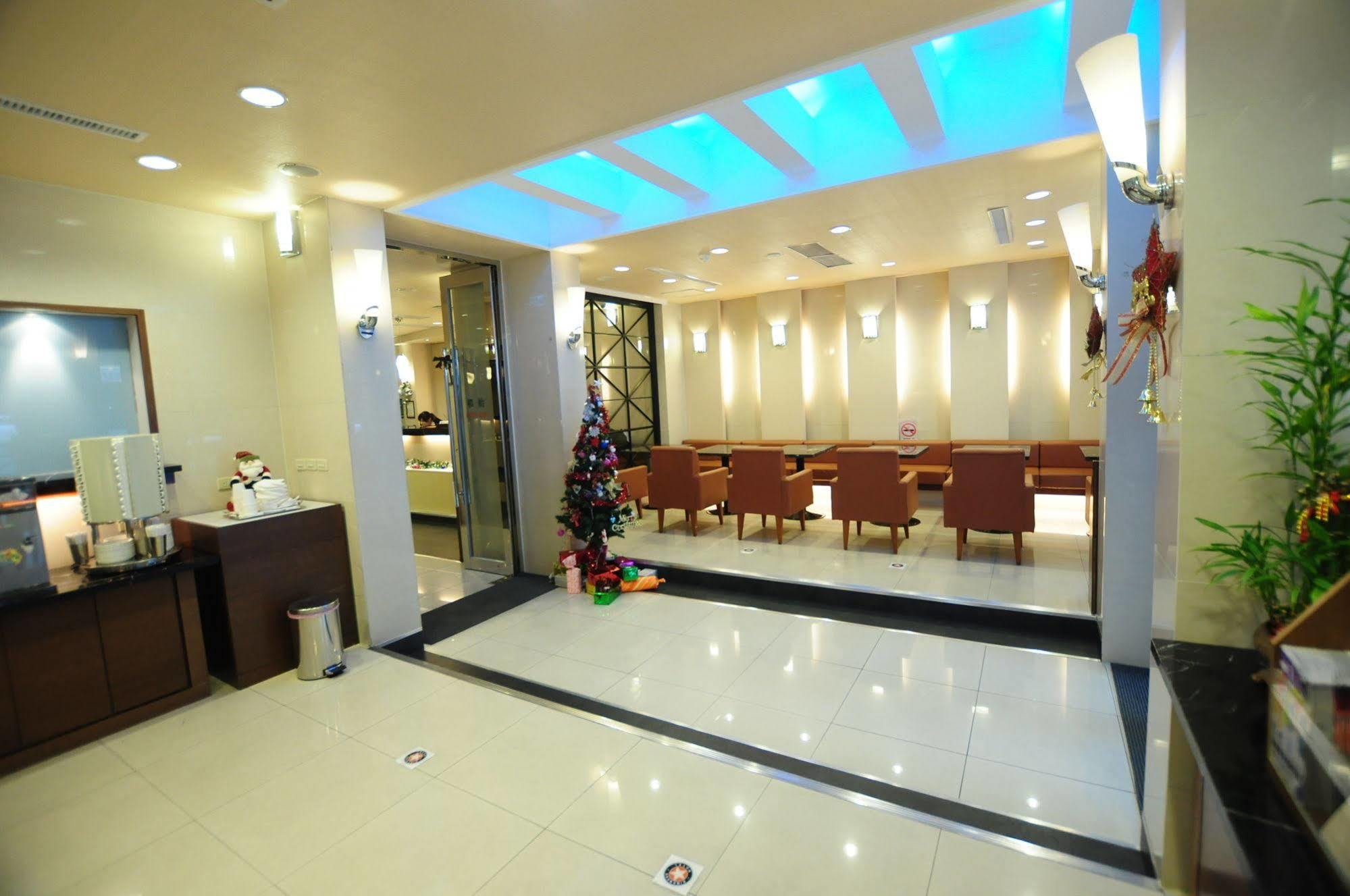 Hotel Kindness Xin Jue Jiang Kaohsiung Exterior foto