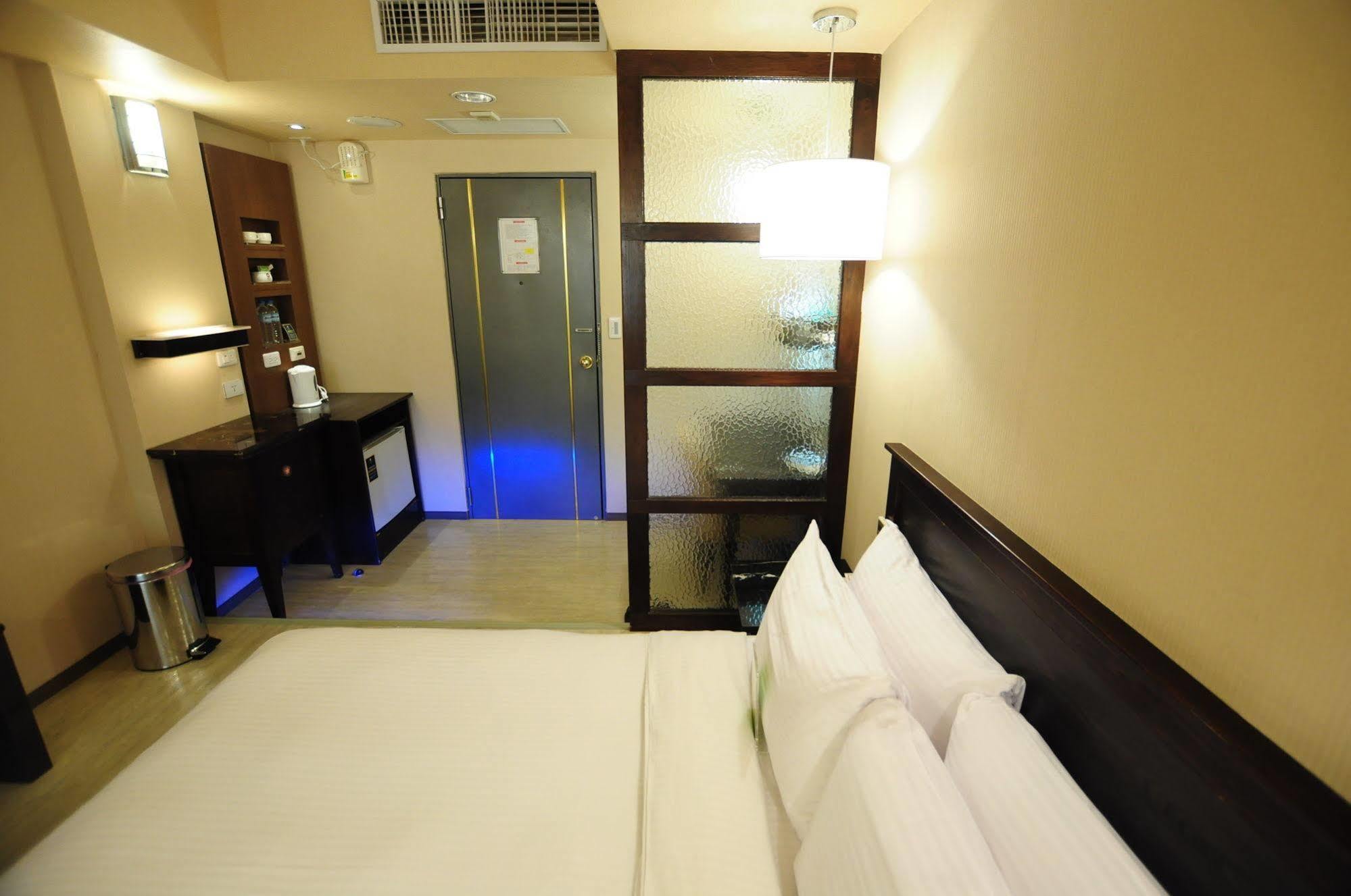 Hotel Kindness Xin Jue Jiang Kaohsiung Exterior foto
