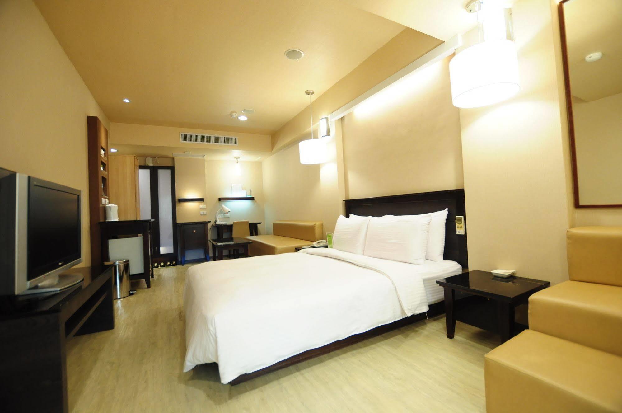 Hotel Kindness Xin Jue Jiang Kaohsiung Exterior foto